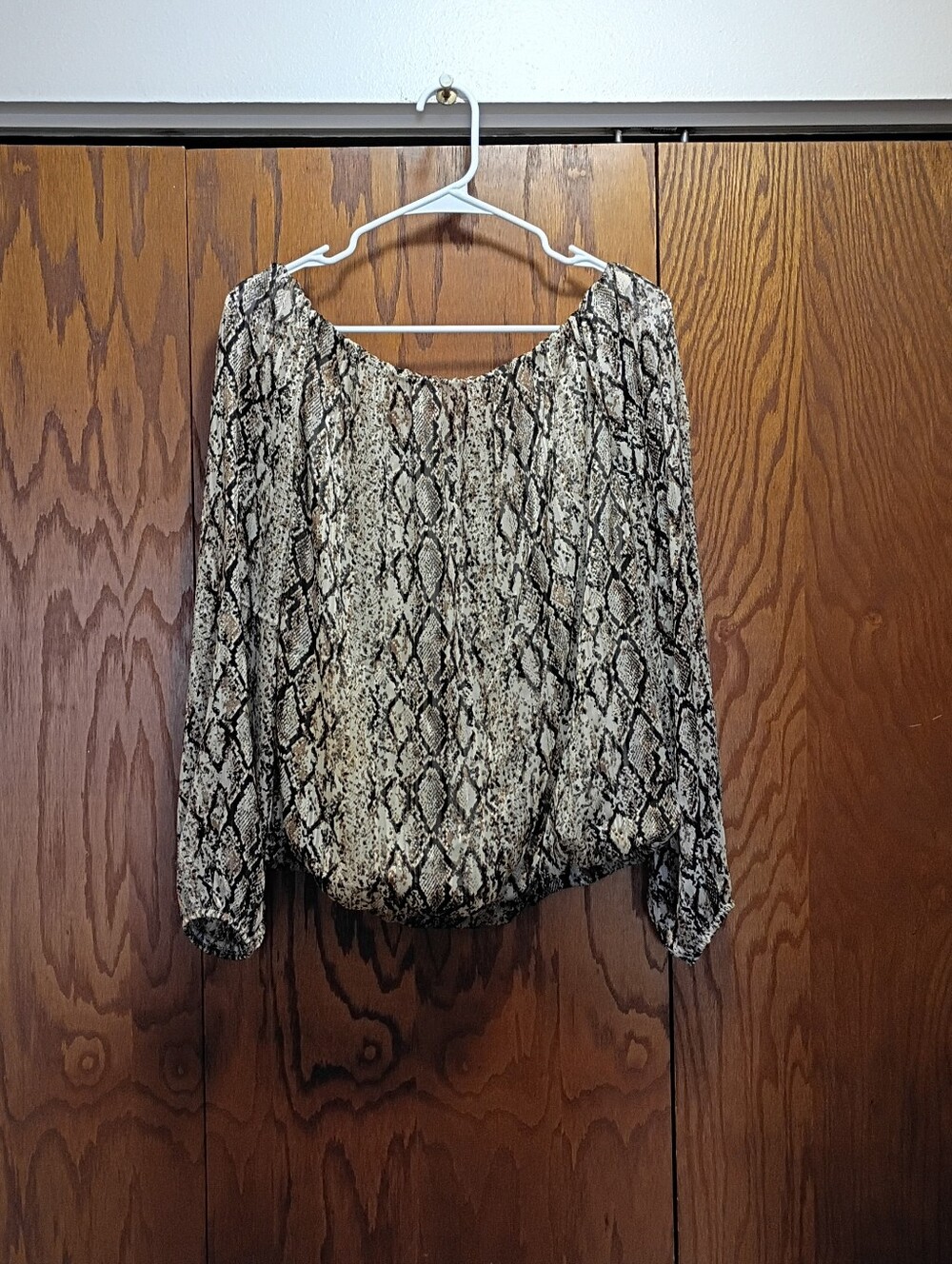 DO+BE Snake-Print Off-Shoulder Women’s Top - Neutral